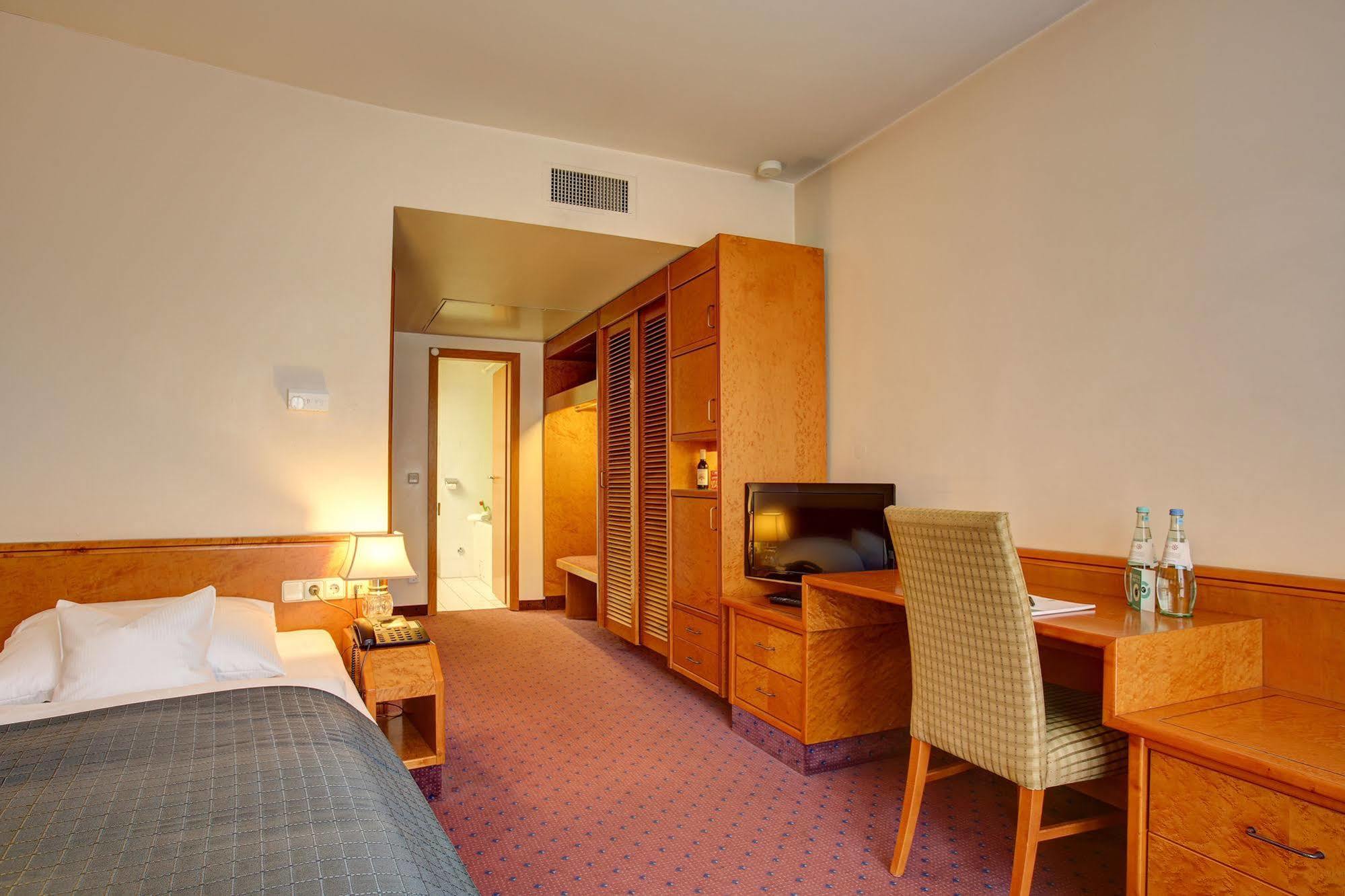 Centro Hotel Residence Bonn Exterior photo